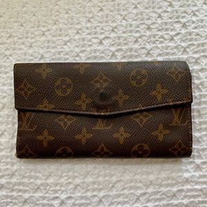 Louis Vuitton- Authentic Used Wallet